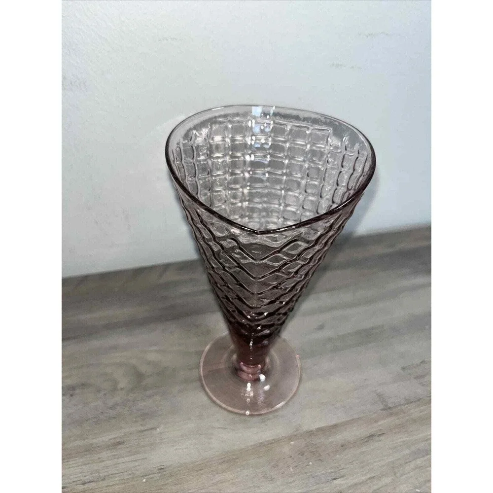 Ice Cream Dessert‎ Dish Vintage Waffle Cone Pattern Pink Glass 6.5 Inch